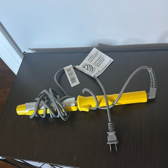 Drybar Other - Drybar curling iron